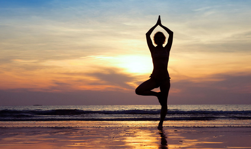 Yoga_beach_wellness_2